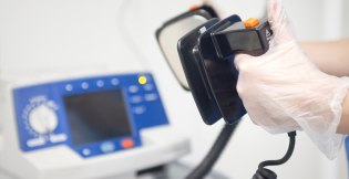 Multi-channel diagnostic-quality ECG acquisition ASIC for AED applications
